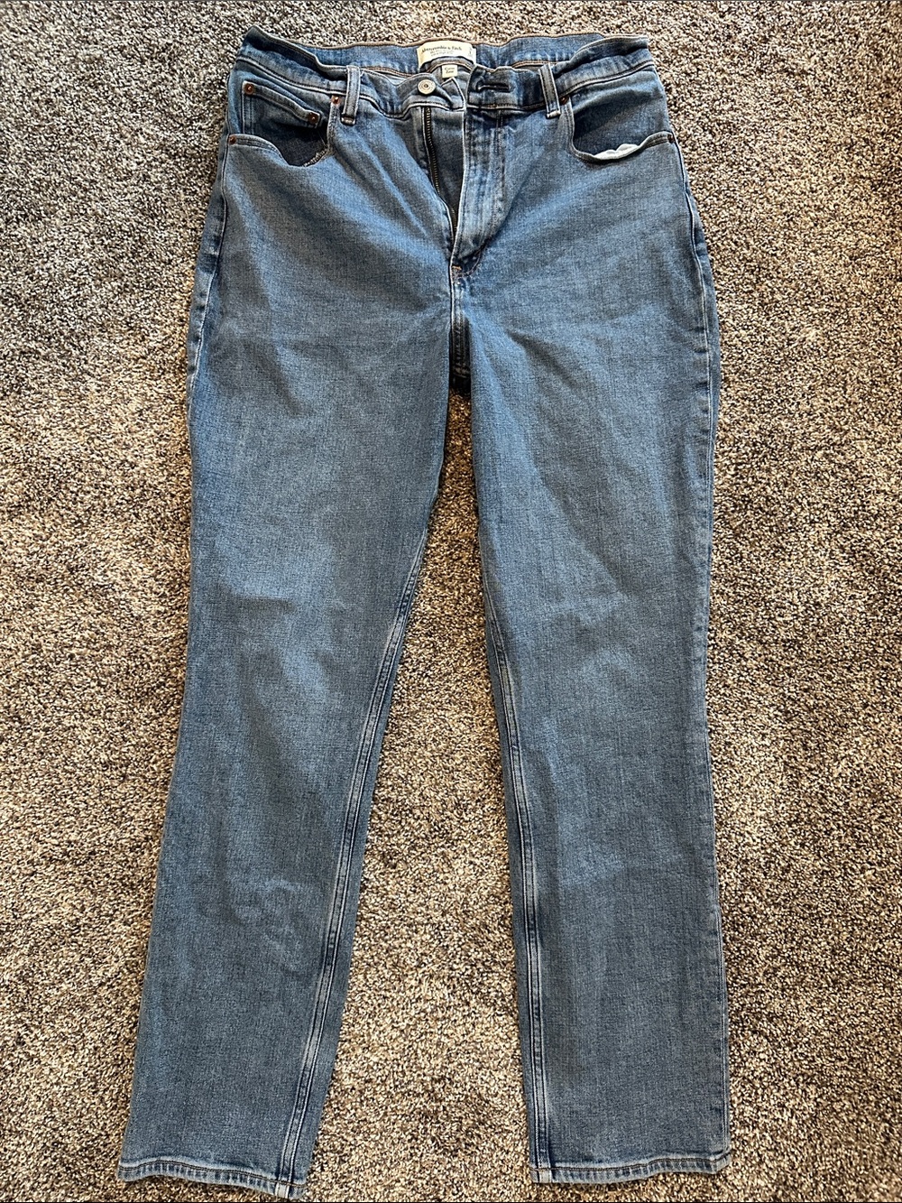 Abercrombie & Fitch Curve Love Slim Straight-Leg Women's Denim Jeans
